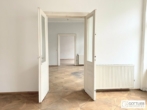 Bestlage nahe Salztorbrücke und Karmelitermarkt! Repräsentative, sanierungsbedürftige 4-Zimmer-Stilaltbau-Wohnung mit Balkon - Bild