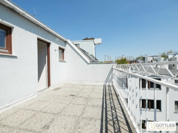 Bestlage Servitenviertel! Unbefristetes Studio-Apartment mit Südterrasse in U-Bahn Nähe, 1090 Wien, Dachgeschosswohnung